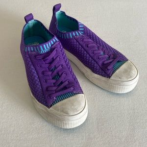 Native elastic purple water shoes